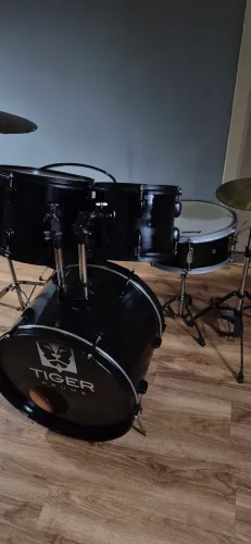Bateria Tiger Drums Preta Completa