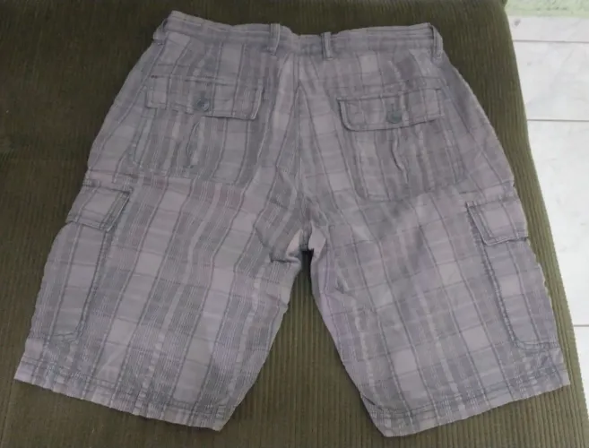 Bermuda Calvin Klein Cargo Masculina tamanho 40 Conforto e Estilo!
