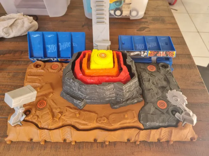 hot wheels pista monster truck