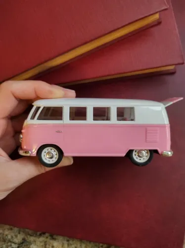 Miniatura Carro Kombi Rosa- Anos 2000