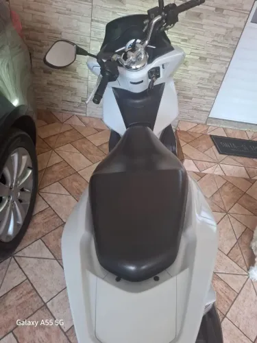 VENDO PCX 2018 COR BRANCA.