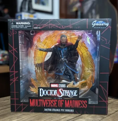 Doctor Strange in the Multiverse of Madness - Doctor Strange Gallery Diorama