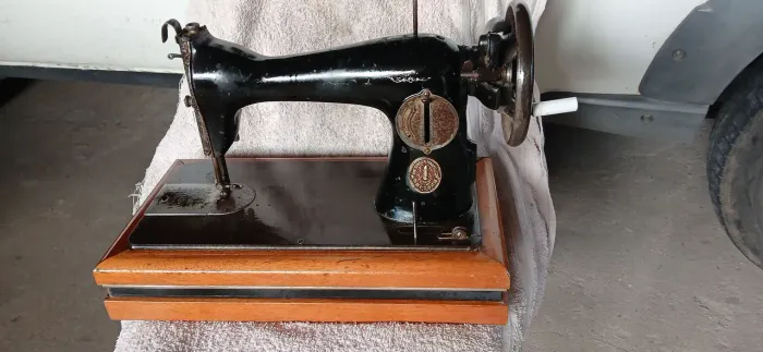 Máquina de costura antiga Singer