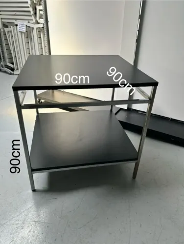 MESA PRETA COM BASE CROMADA