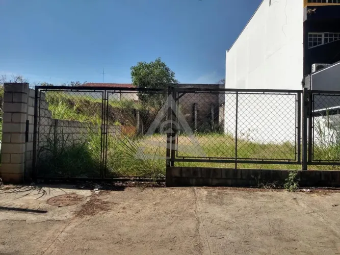 Terreno à venda em Campinas, Vila Marieta, com 700 m²