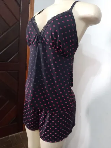 Conjunto de Pijama Feminino Preto com Detalhes em Coração - tamanho M 