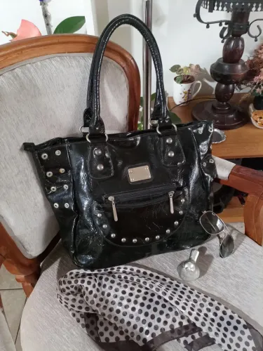 Bolsa em verniz elegante tamanho Grande