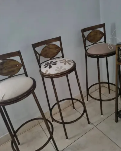 :3 cadeiras em ferro