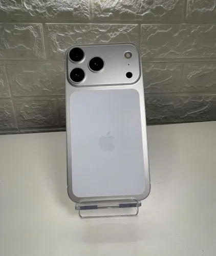 iPhone XR no 17 pro