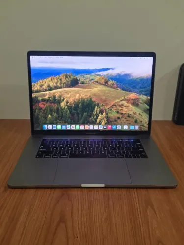 MacBook Pro 2019 i7 16GB 250GB SSD Placa Vídeo 4GB - Aceito Troca