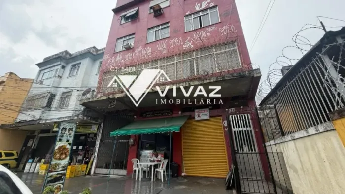 Apartamento com 2 Quartos, Ambos com Armários