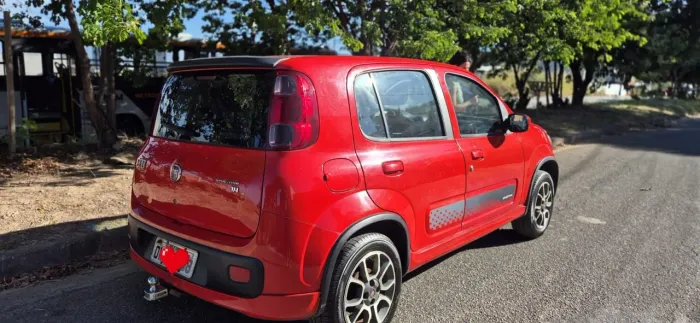 Fiat Uno Sporting 1.4 EVO Fire Flex 8V 4P 2014