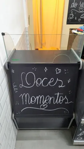 Balcão de caixa com vitrine seca