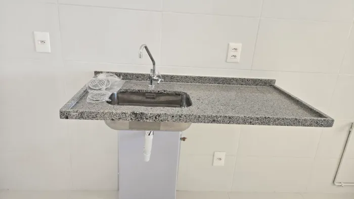 Kit pedras de granito cinza corumbá com 3 peças. 