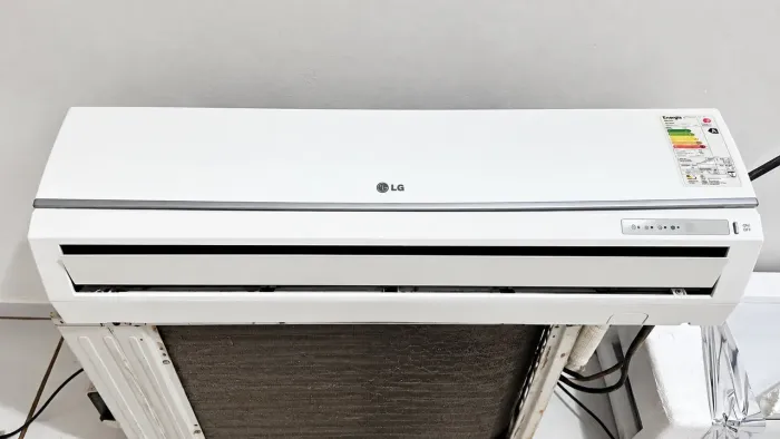 Ar-condicionado LG 12.000 BTUs, 220V, Frio