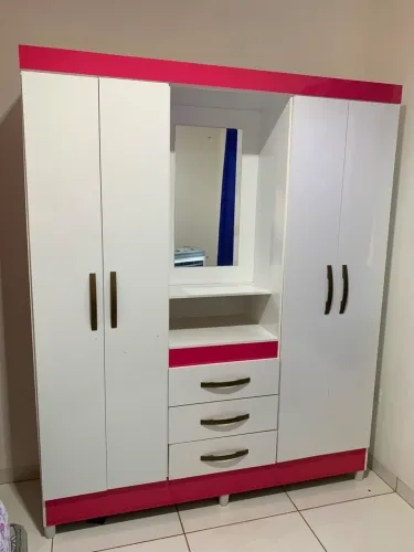 Vendo guarda roupa usado , em perfeito estado, ENTREGA E MONTAGEM GRÁTIS