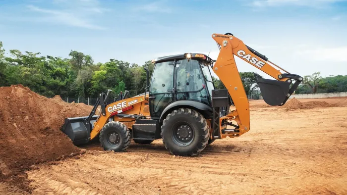 ALUGA-SE RETROESCAVADEIRA 