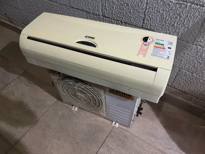 Ar condicionado 9000btus quente/frio convencional