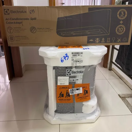 Ar-Condicionado Split Electrolux Inverter 9000 BTUs Color Adapt Frio lacrado