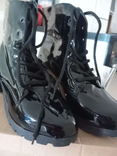 Bota nova numeração 38 