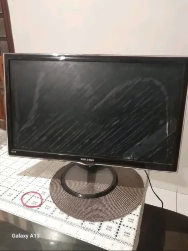 Tv Samsung 27"pol. Pra retirada de peças 