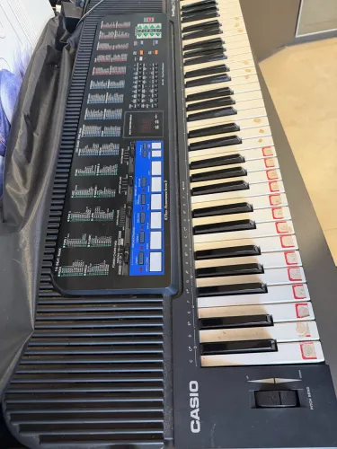 Vendo Teclado Semi Novo