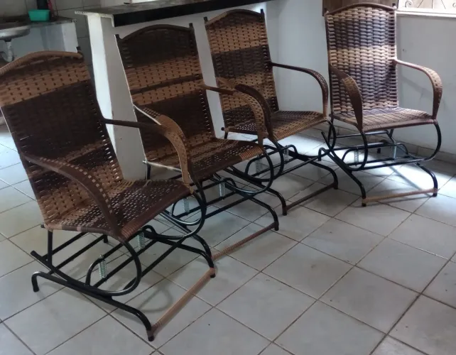 Conjunto 4 Cadeiras de Balanço Reclináveis - Vime Sintético, Novas!