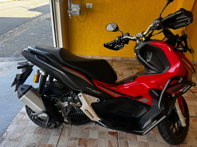 ADV 150 modelo 2023/2024