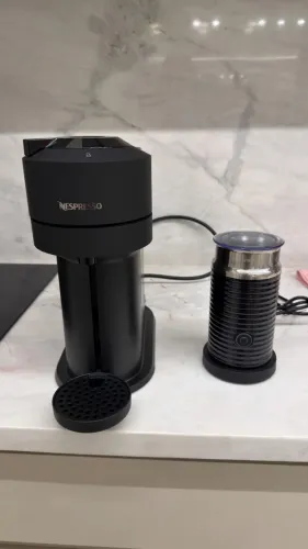 Cafeteira Nespresso Vertuo Next 2024 com aeroccino