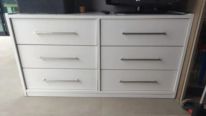 Cômoda seis gavetas