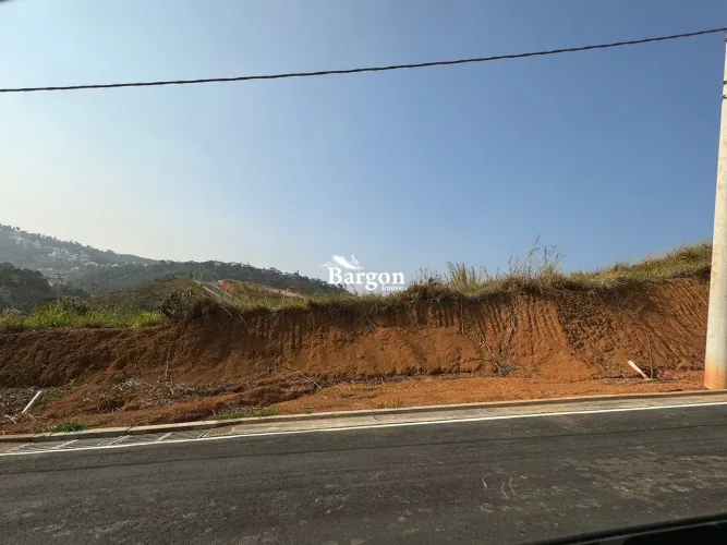 Lote com 519 m² a venda no Bairro Salvaterra em Juiz de Fora