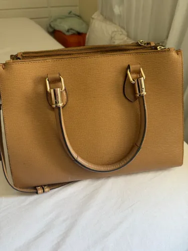 Bolsa Schutz Caramelo 