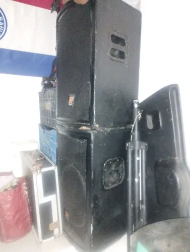 Vendo Duas Caixas de som Staner HX500