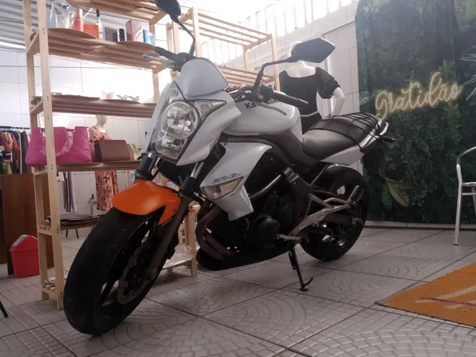 Kawasaki er6n 2010 com ABS , branco perolizado