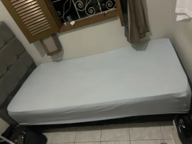 Vendo cama box de solteiro conjugada + colchão de brinde