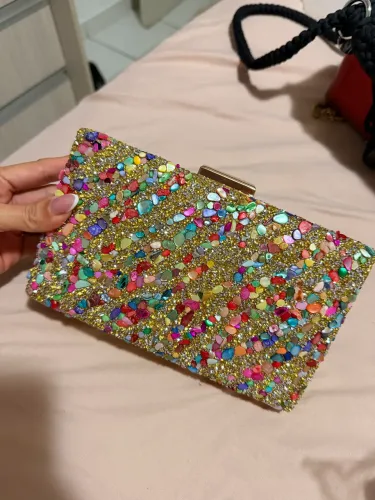 Bolsa clutch em pedrarias coloridas - NOVA