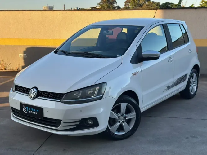 Volkswagen Fox Rock IN RIO 1.6 MI Total Flex 8V 5P 2016