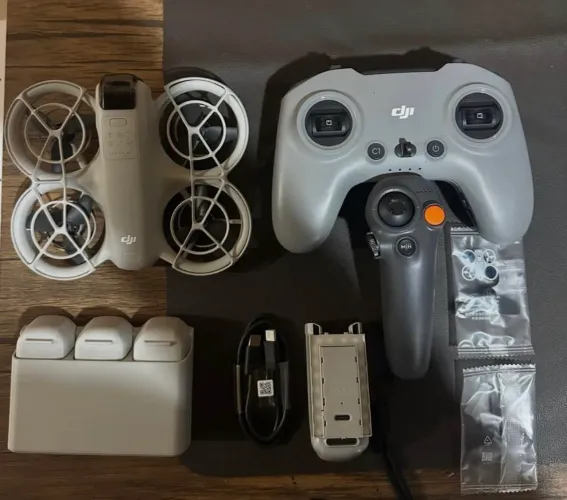 DJI Neo Fly More Combo FPV + Óculos DJI FPV + Bag de Transporte - Kit Completo