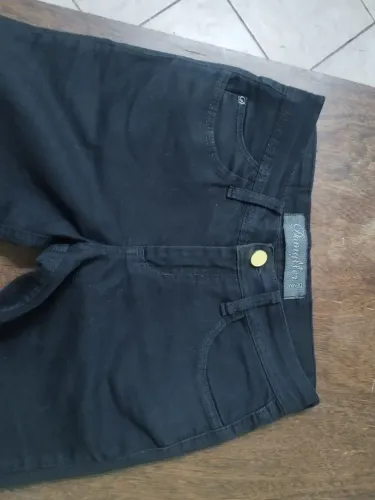 Calça sarja preta