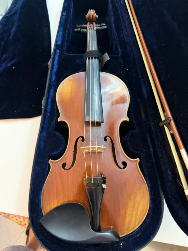 Violino Stradivarius Alemão com mais de 100 anos