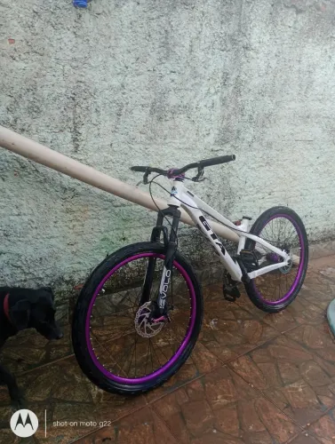 bicicleta gta, aro 26 (troco apenas em iphone ou pc)