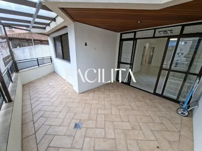 Apartamento com 3 quartos no bairro Centro, Florianópolis.