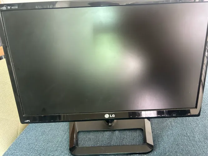 TV / monitor 22?. LG