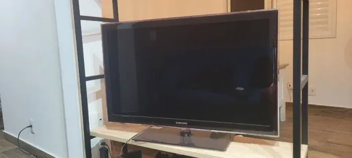 TV LED 40" Samsung Série 5 Full HD 4 HDMI UN40C5000QM