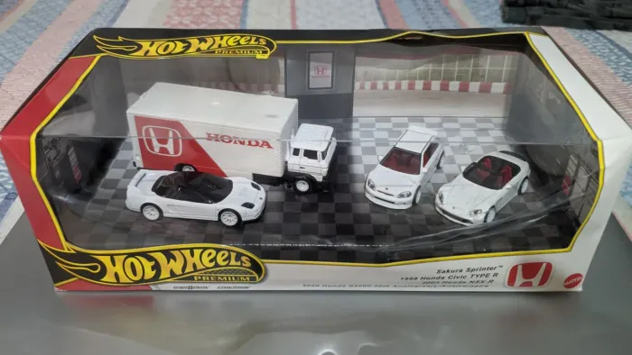 Hot wheels premium Diorama Honda - Caixa c/ amassos