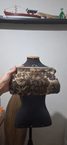 clutch vintage estampado