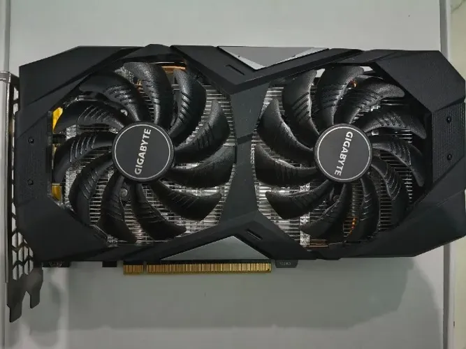 Placa de Vídeo Gigabyte GTX 1660 SUPER OC 6GB (Dual Fan)