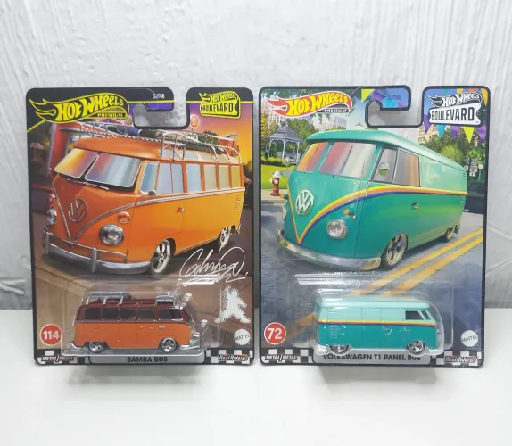 2x Hot Wheels Premium Boulevard - 1967 Volkswagen Samba Bus e Volkswagen T1 Panel Bus