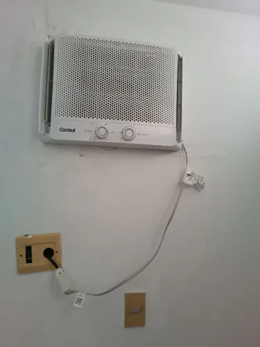 Ar condicionado de janela CONSUL 7.5000 Btus 220V Frio mecânico