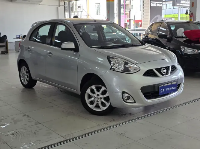 Nissan March SV 1.6 16V Flex Fuel 2015